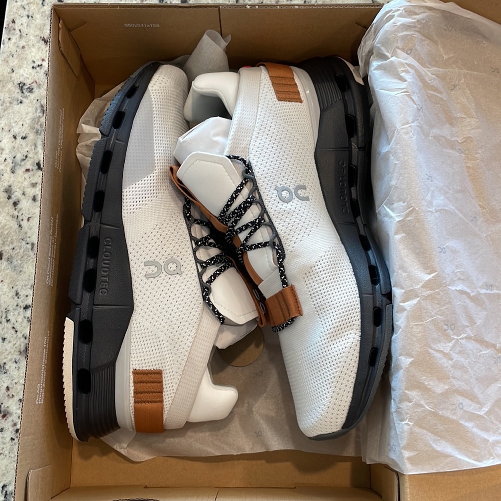 On Cloudnova White/Pecan Men’s size 9, Women’s size 10.5